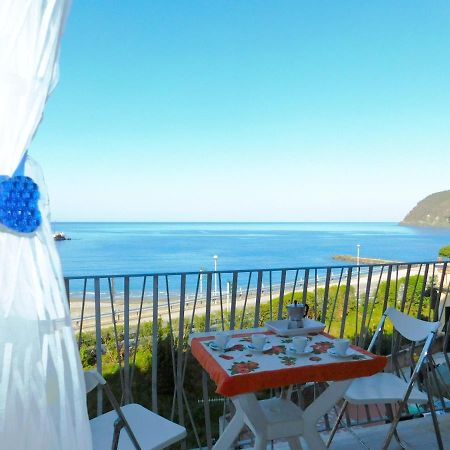 Bilocale Con Favolosa Vista Mare Levanto Bagian luar foto