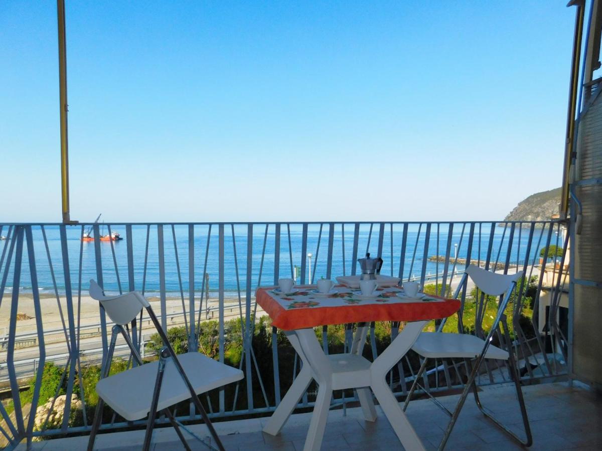 Bilocale Con Favolosa Vista Mare Levanto Bagian luar foto